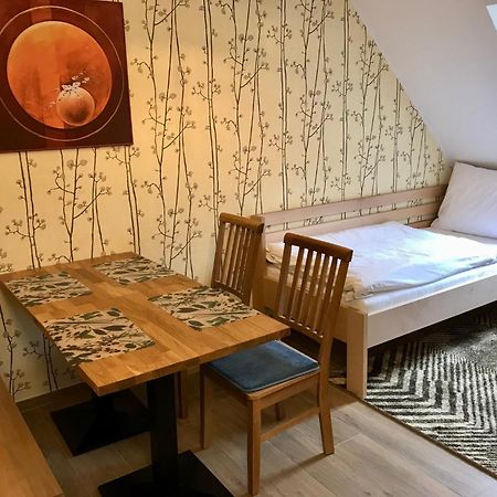 Golden Wood Apartments Plzen Bagian luar foto