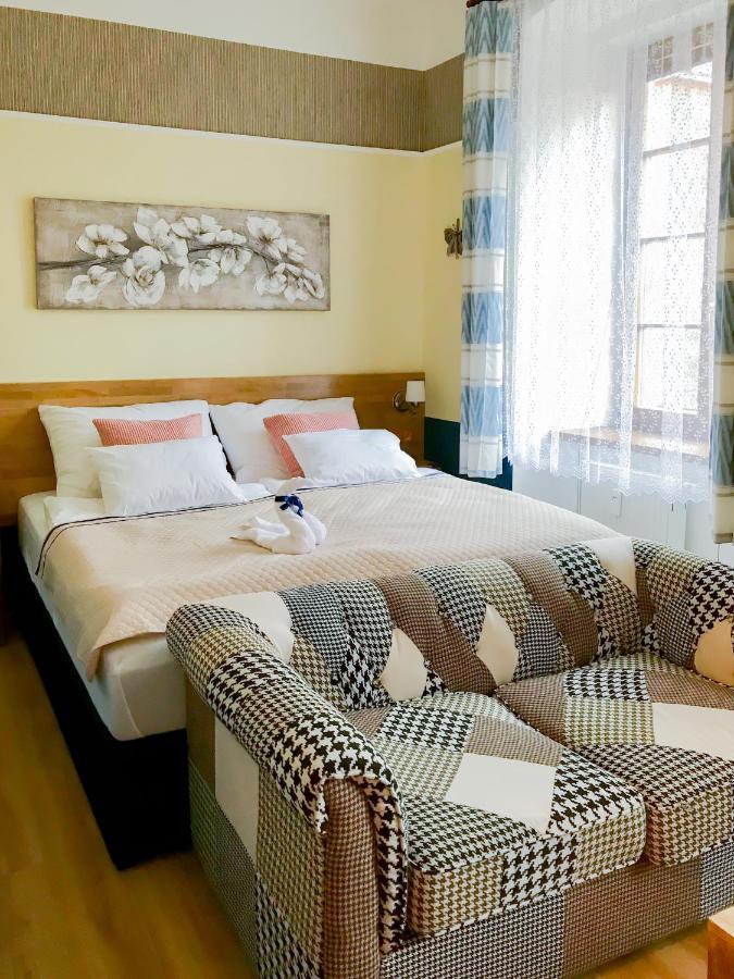 Golden Wood Apartments Plzen Bagian luar foto