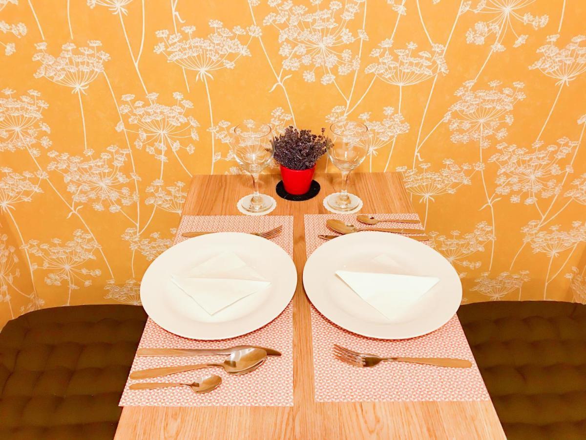 Golden Wood Apartments Plzen Bagian luar foto