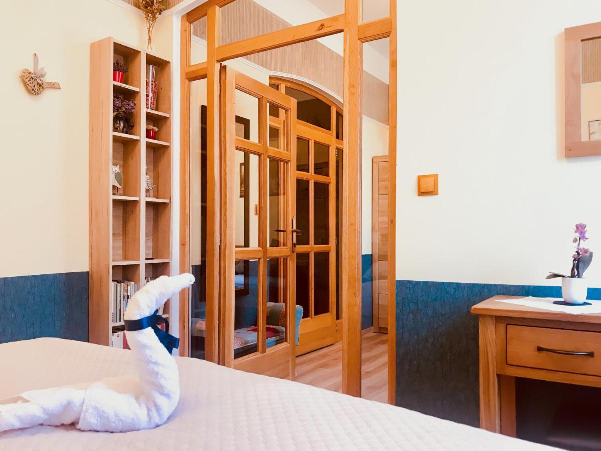 Golden Wood Apartments Plzen Bagian luar foto