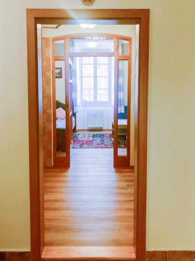 Golden Wood Apartments Plzen Bagian luar foto