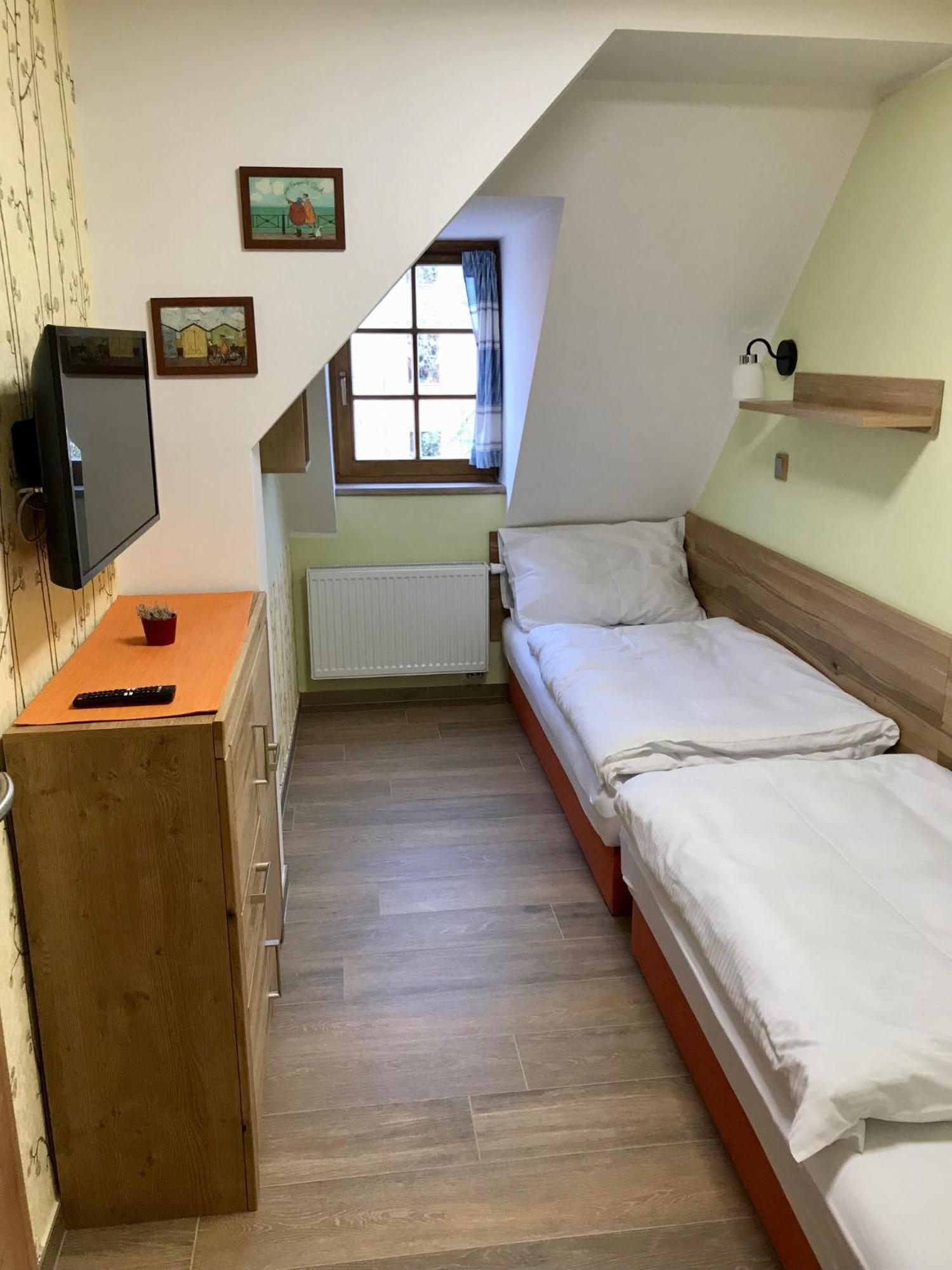 Golden Wood Apartments Plzen Bagian luar foto
