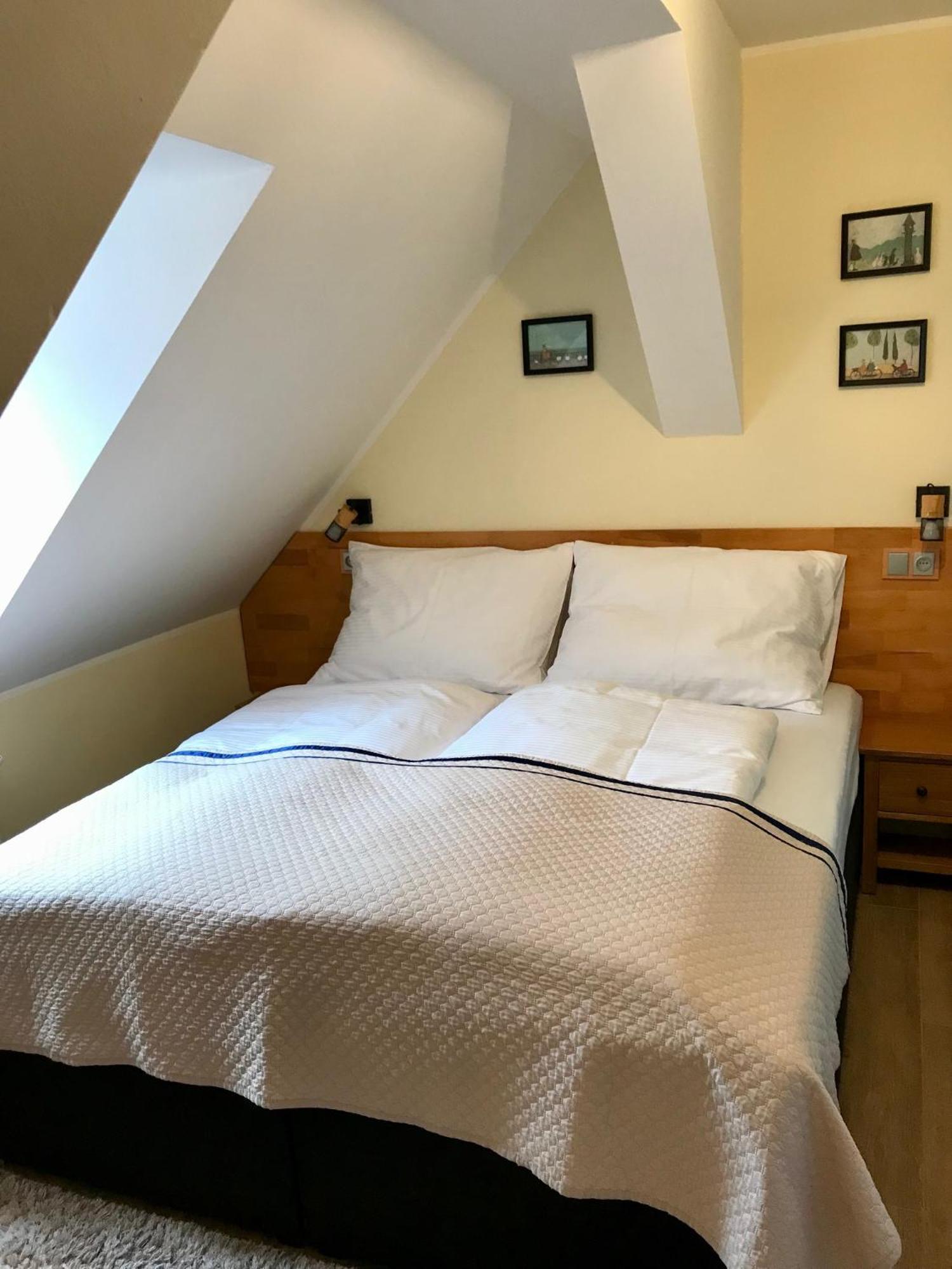 Golden Wood Apartments Plzen Bagian luar foto