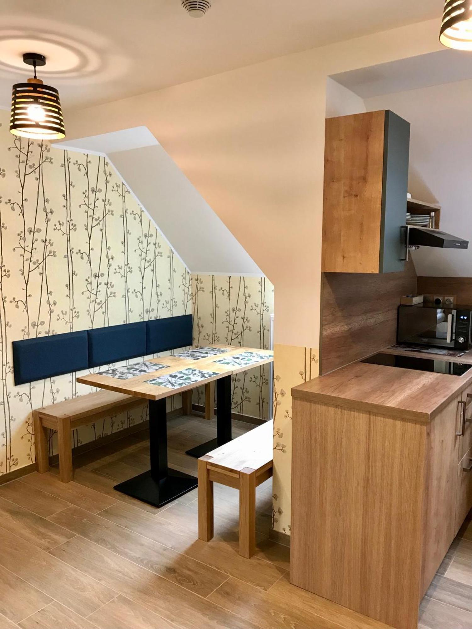 Golden Wood Apartments Plzen Bagian luar foto