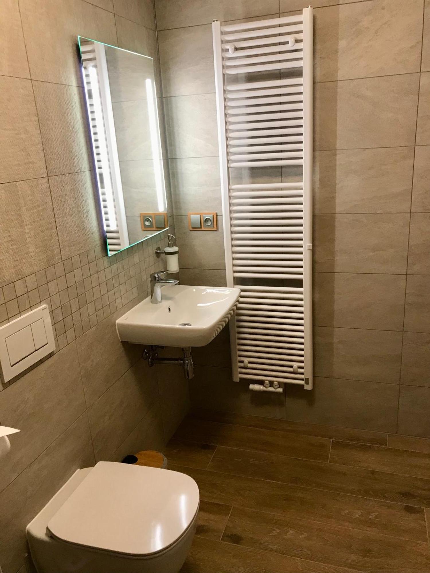 Golden Wood Apartments Plzen Bagian luar foto